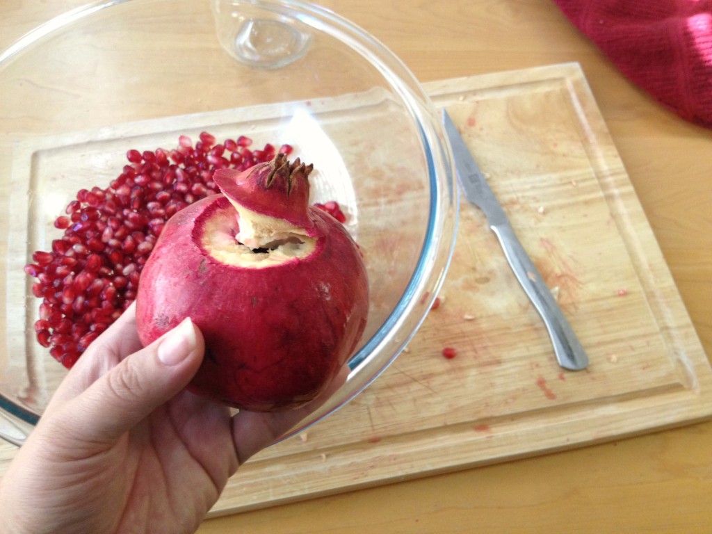 How-to-cut-a-pomegranate