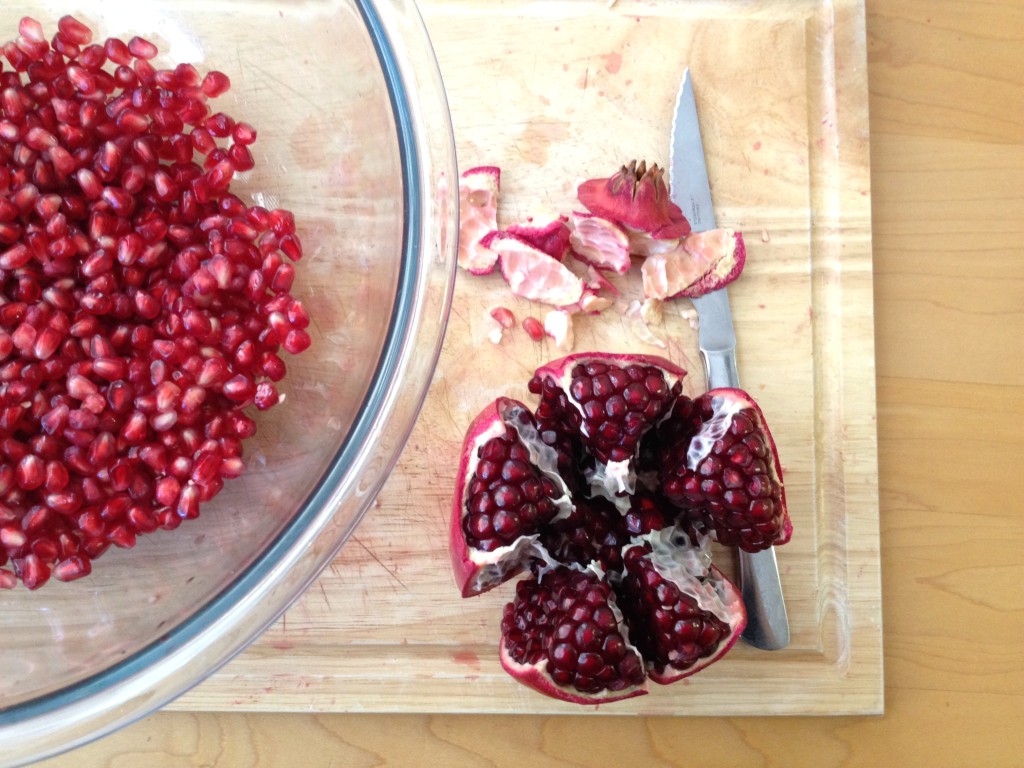 How to cut a pomegranate