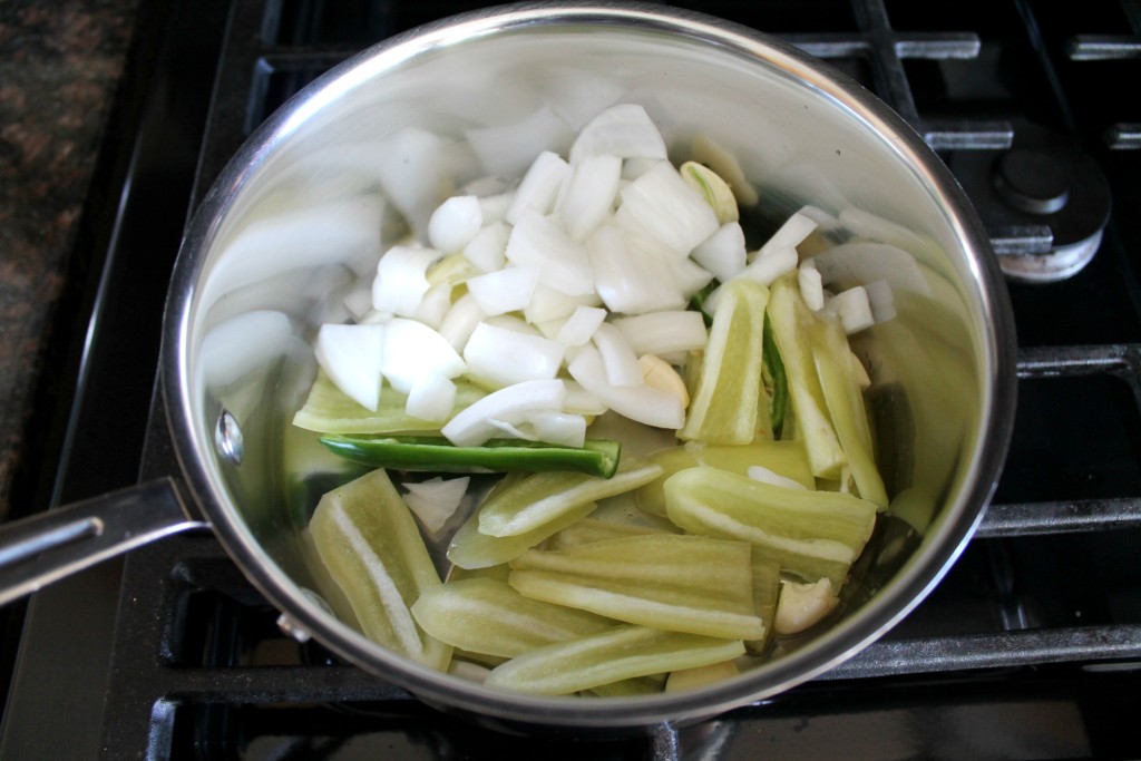 Chile verde sauce without tomatillo