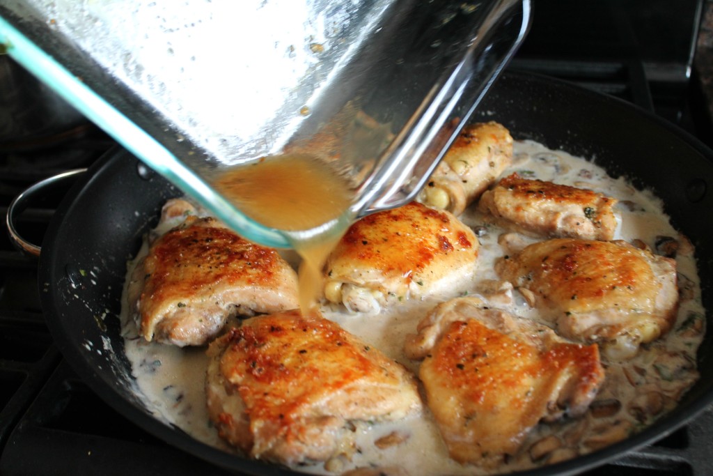 Pan-Fried Chicken Thighs in Mushroom Sauce 