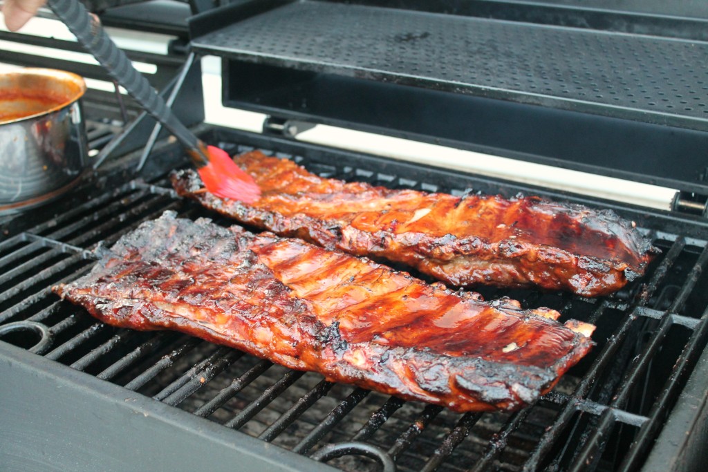 Homemade barbecue sauce on smoked ribs 9