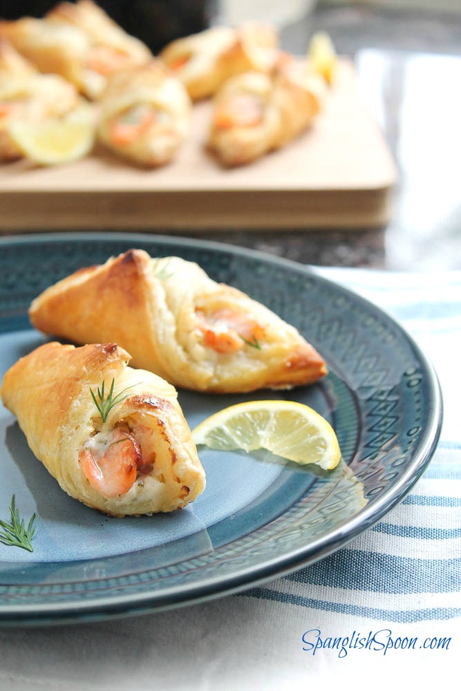 Salmon Pastry Appetizer with Lemon and Dill Cream Cheese Filling Lemon and Salmon Pastry Appetizer
