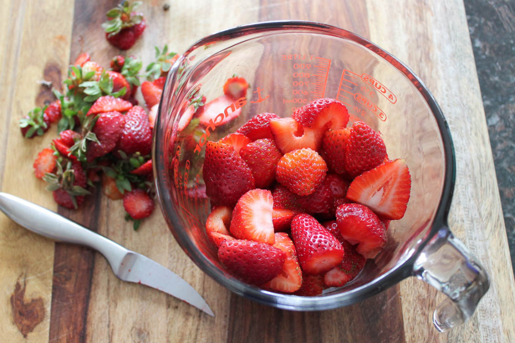 How to make a simple strawberry syrup