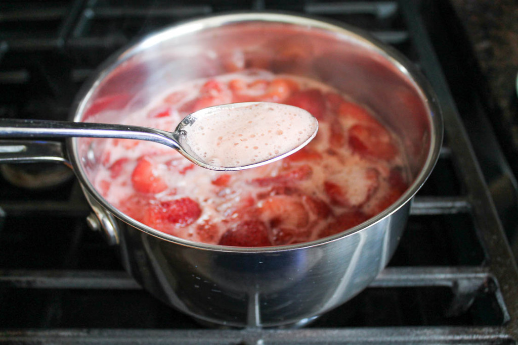 How to make a simple strawberry syrup