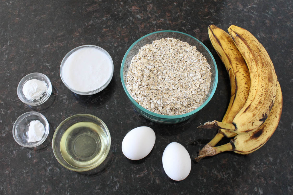 Banana Oatmeal Mini Muffins