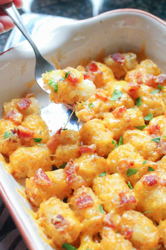 Baked Tater Tots with Bacon and Cheddar Cheese 